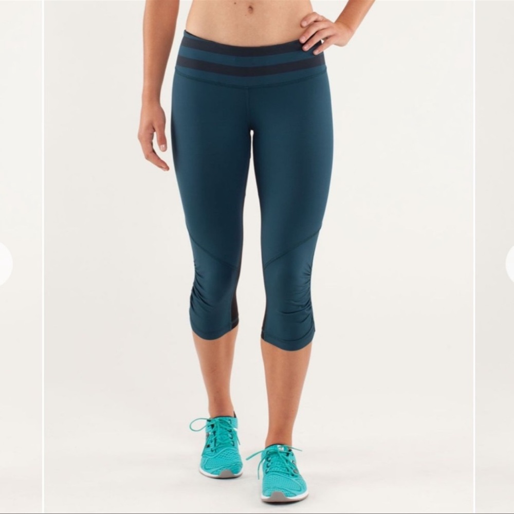 4/$25 Lululemon Run For Your Life Crop Alberta Lake 4